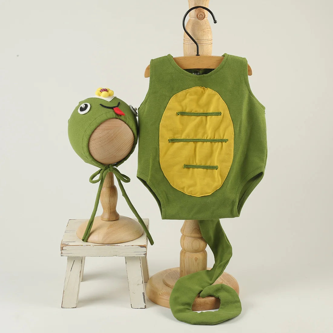 NovibebeCo. Newborn Watermelon Costume & Photo Prop Set