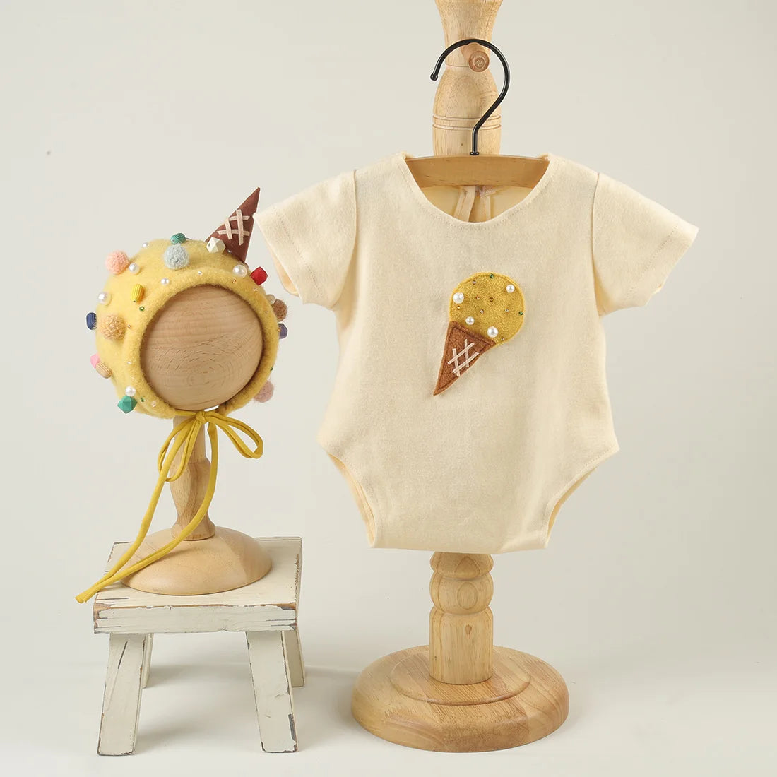 NovibebeCo. Newborn Watermelon Costume & Photo Prop Set