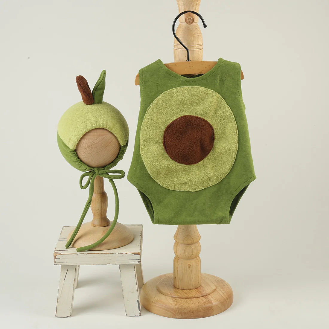 NovibebeCo. Newborn Watermelon Costume & Photo Prop Set