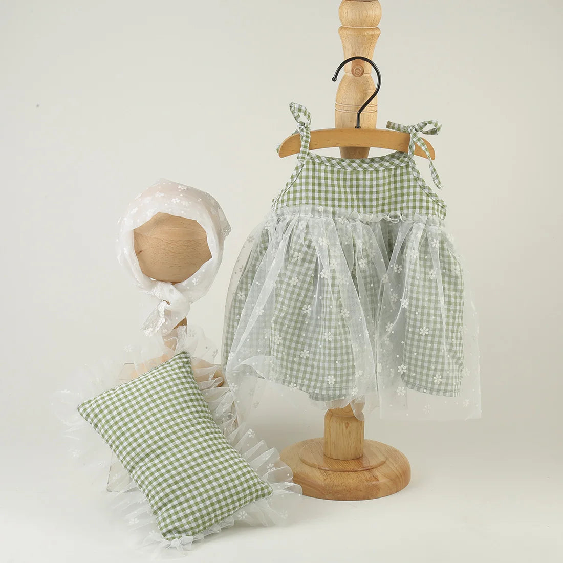 NovibebeCo. Newborn Watermelon Costume & Photo Prop Set