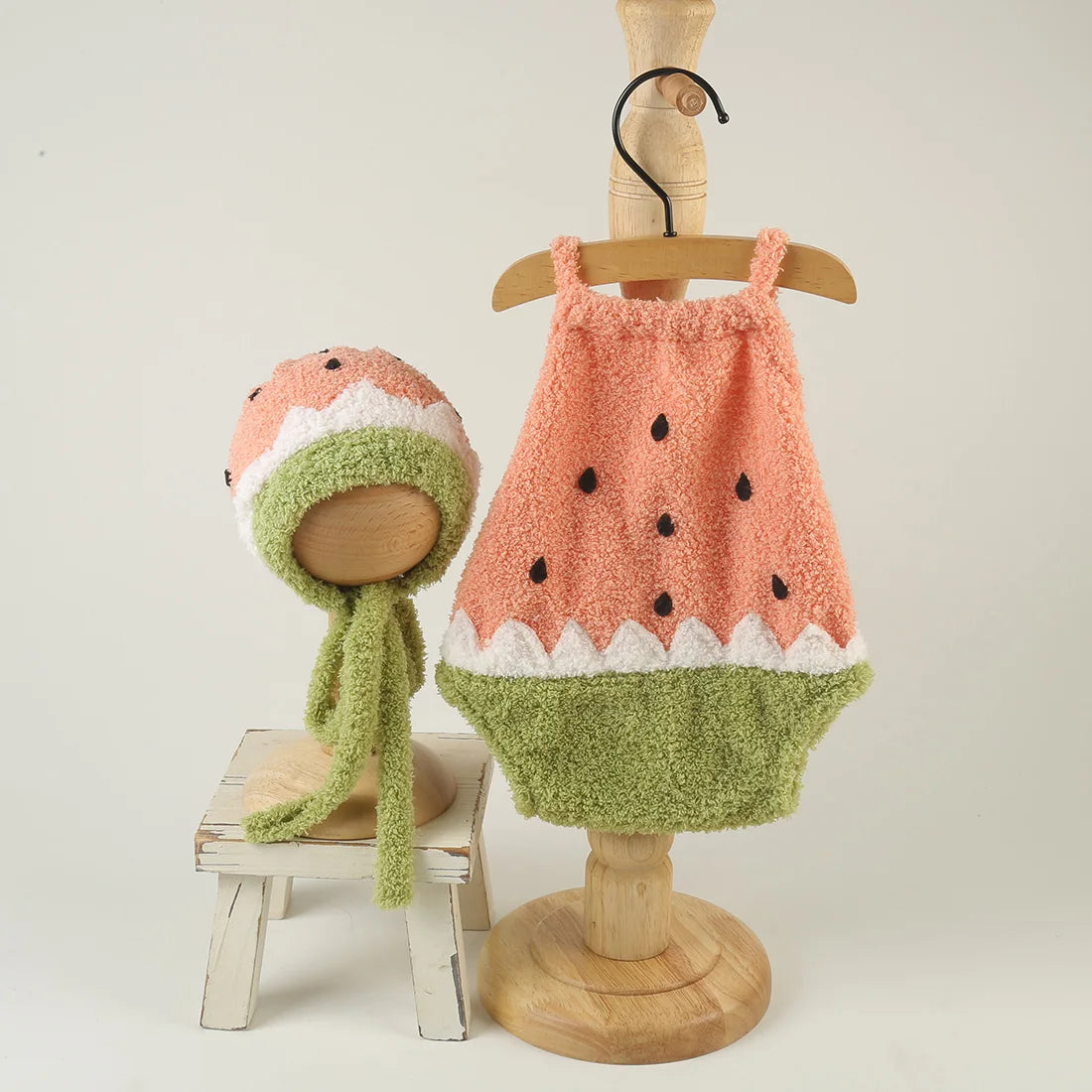 NovibebeCo. Newborn Watermelon Costume & Photo Prop Set