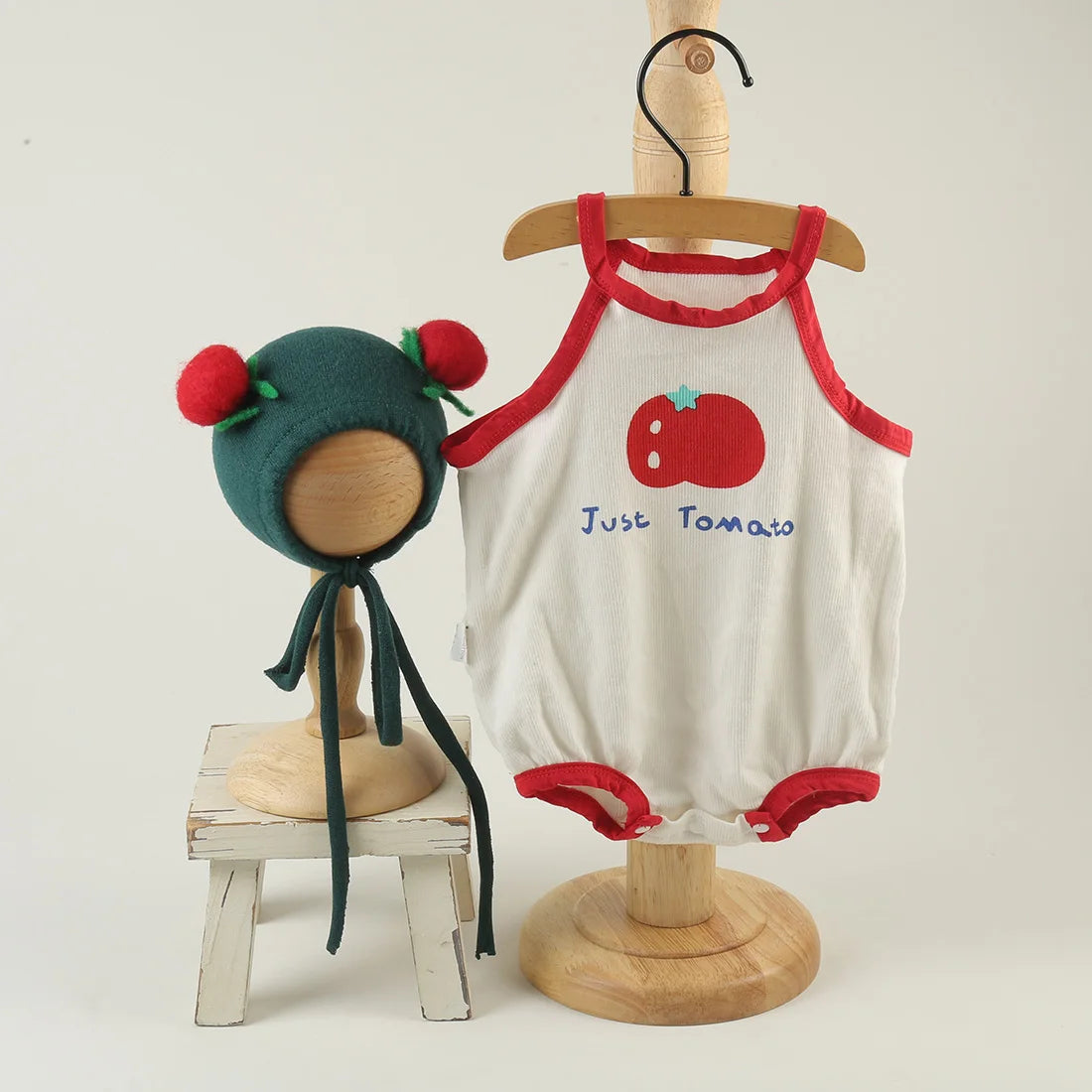 NovibebeCo. Newborn Watermelon Costume & Photo Prop Set