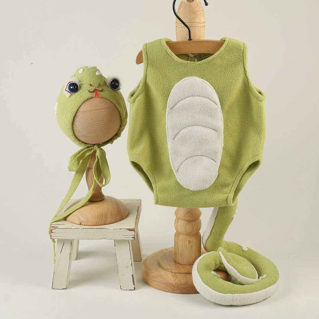 NovibebeCo. Newborn Watermelon Costume & Photo Prop Set