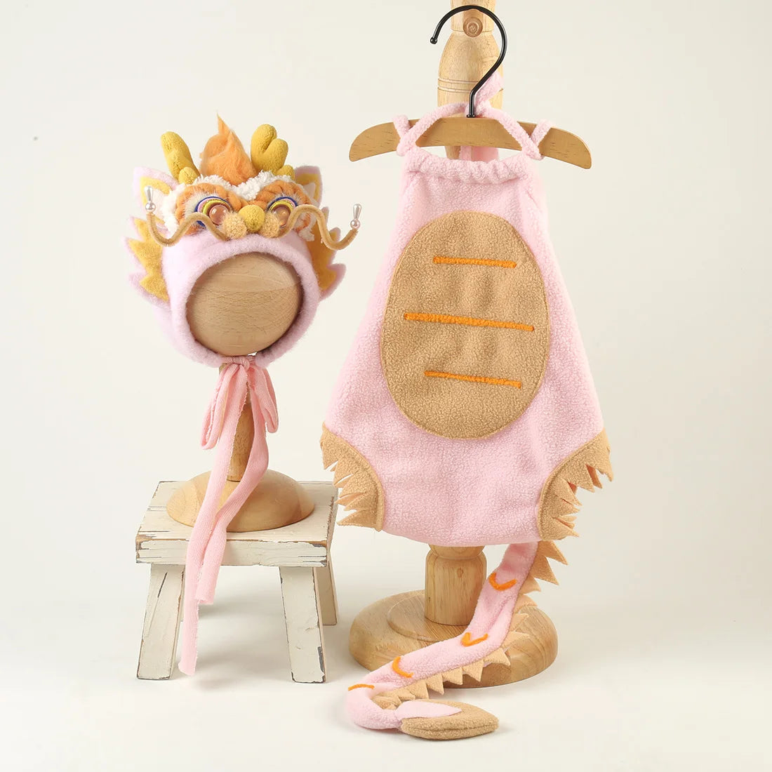 NovibebeCo. Newborn Watermelon Costume & Photo Prop Set