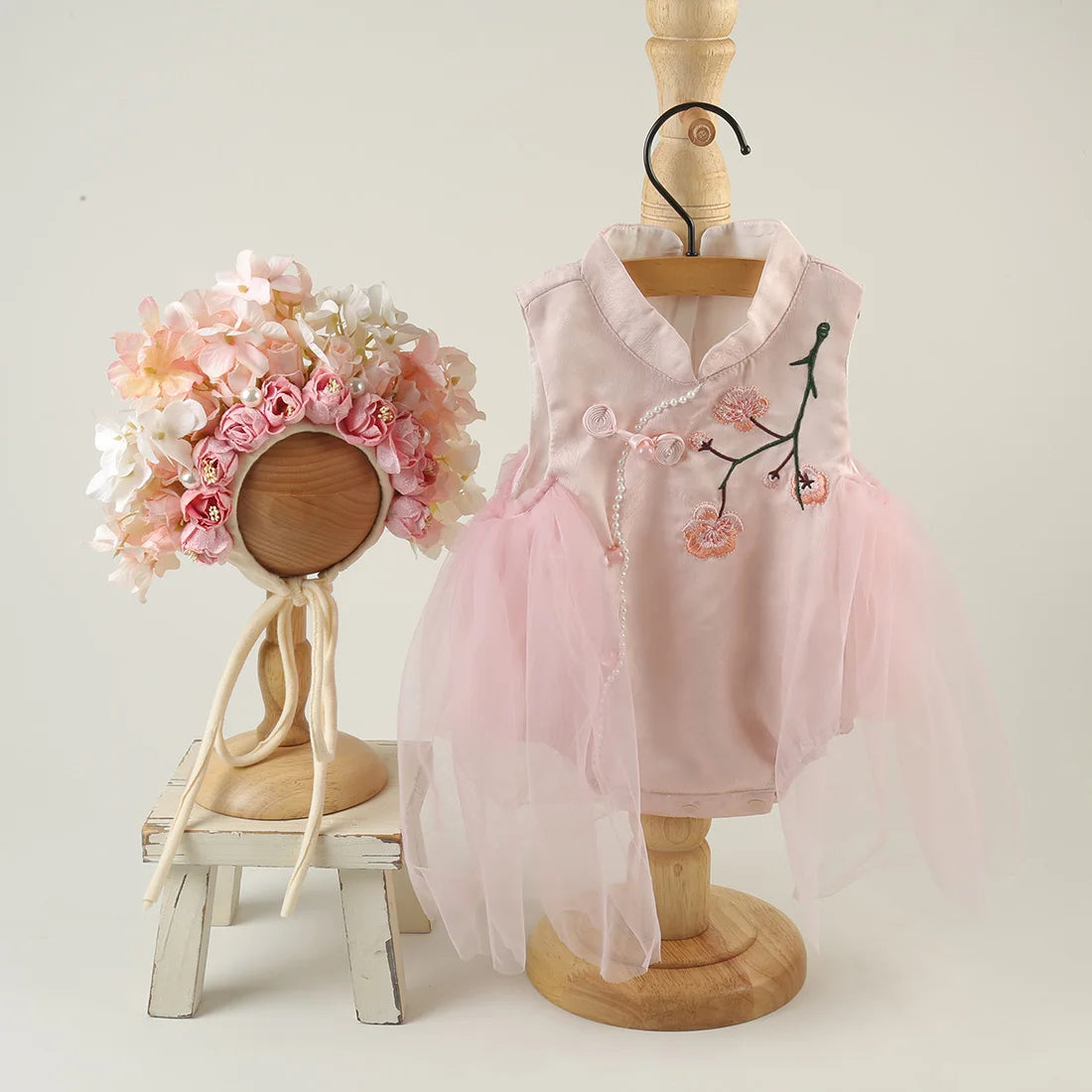 NovibebeCo. Newborn Watermelon Costume & Photo Prop Set